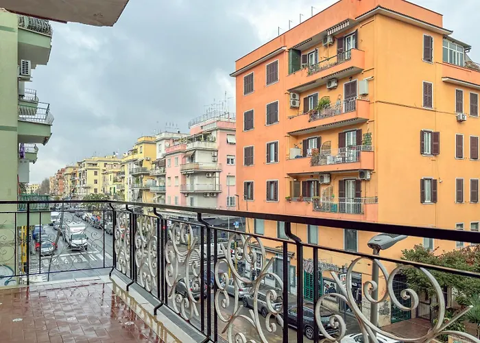 Apartament Hc - Gerani Lovely With Balcony!